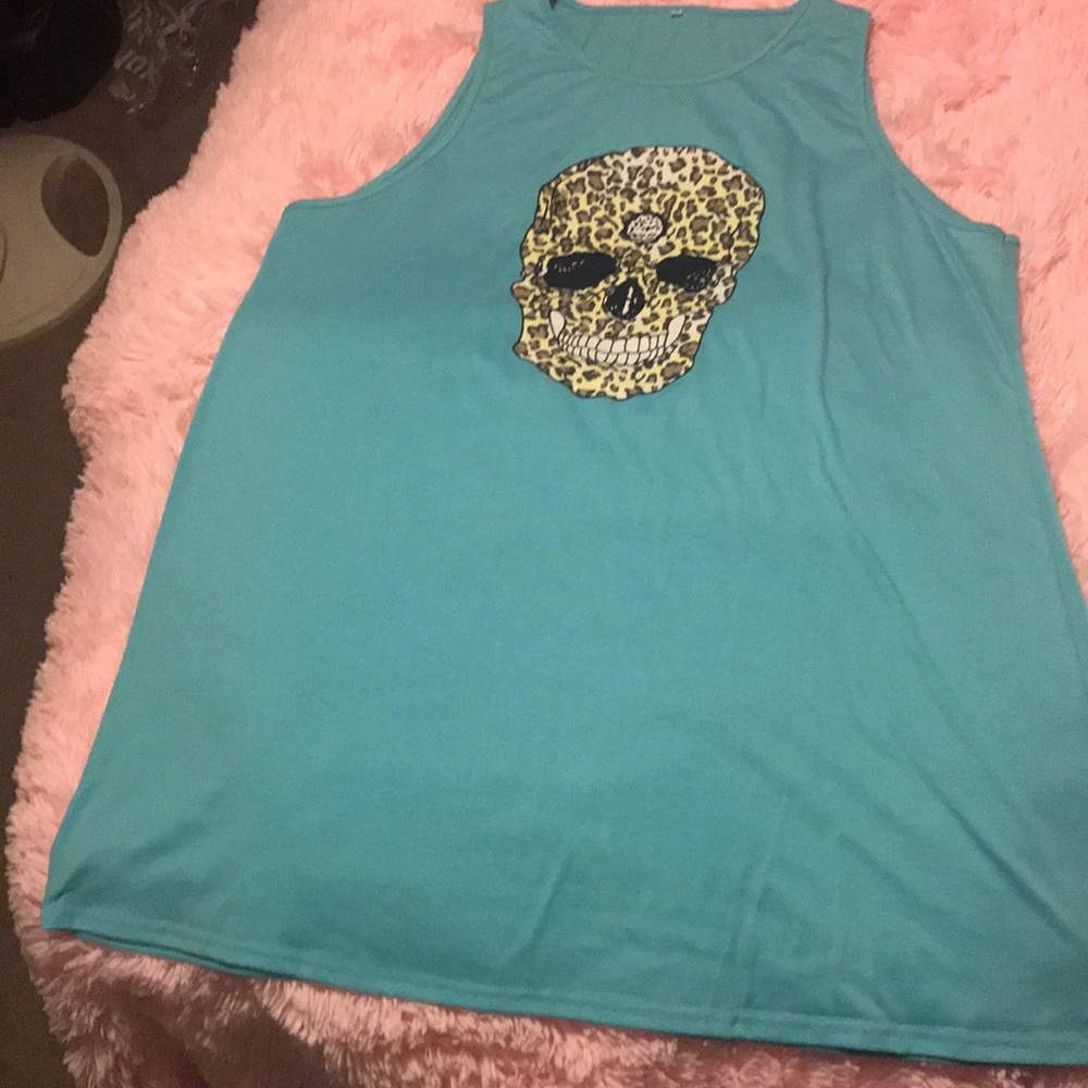 Tunic length tank, turquoise leopard skull